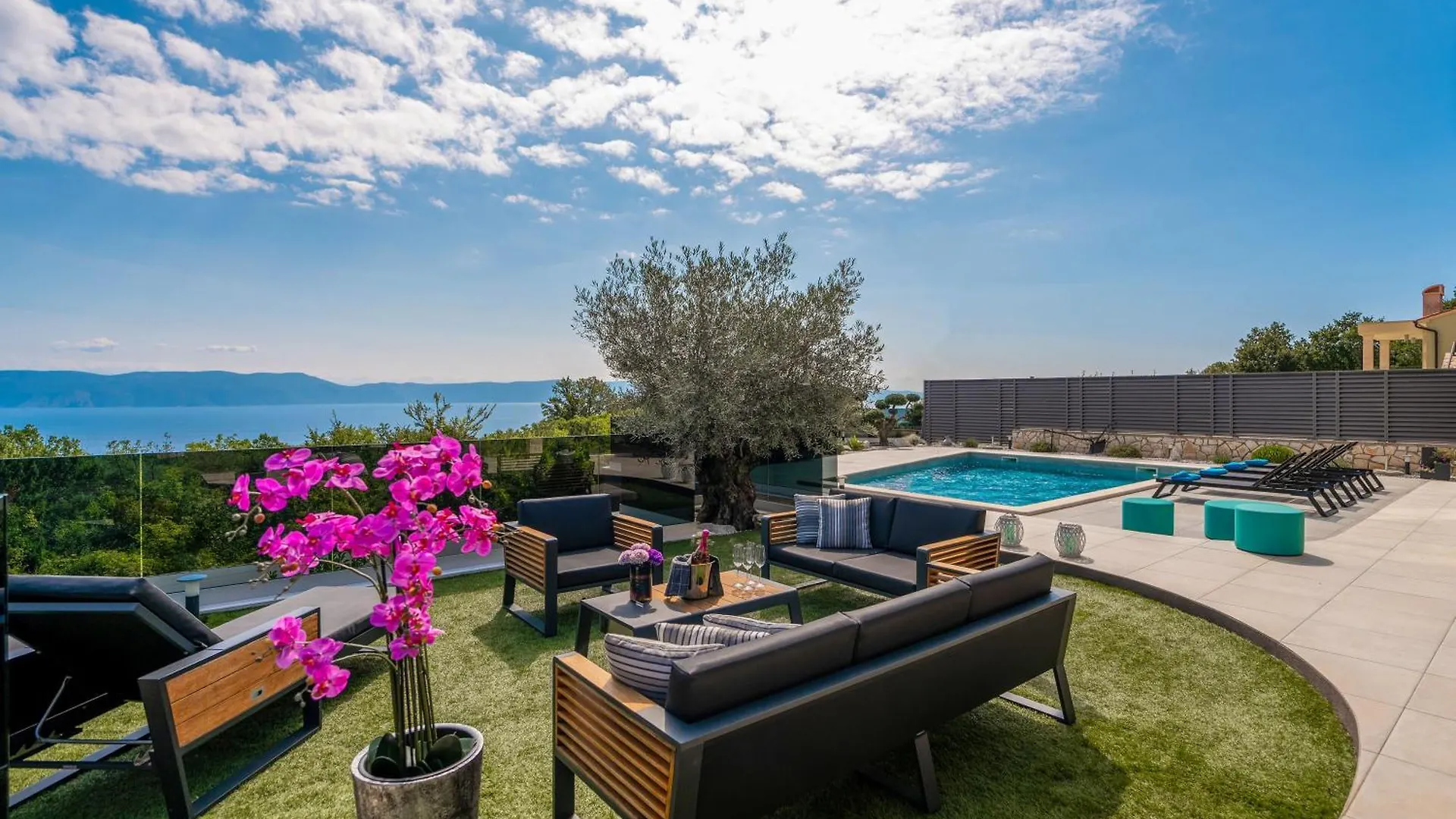 別荘 Mediterranean Villa Anatai With Sauna & Tennis Court Drenje